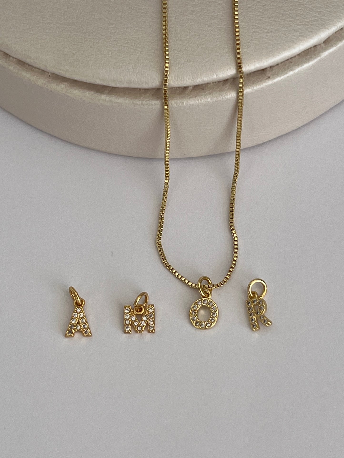 Collar Cadena inicial